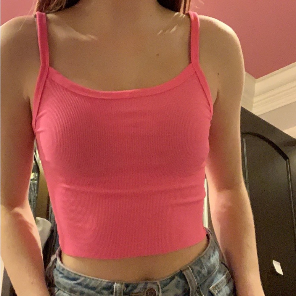 bright pink soft cropped tank!